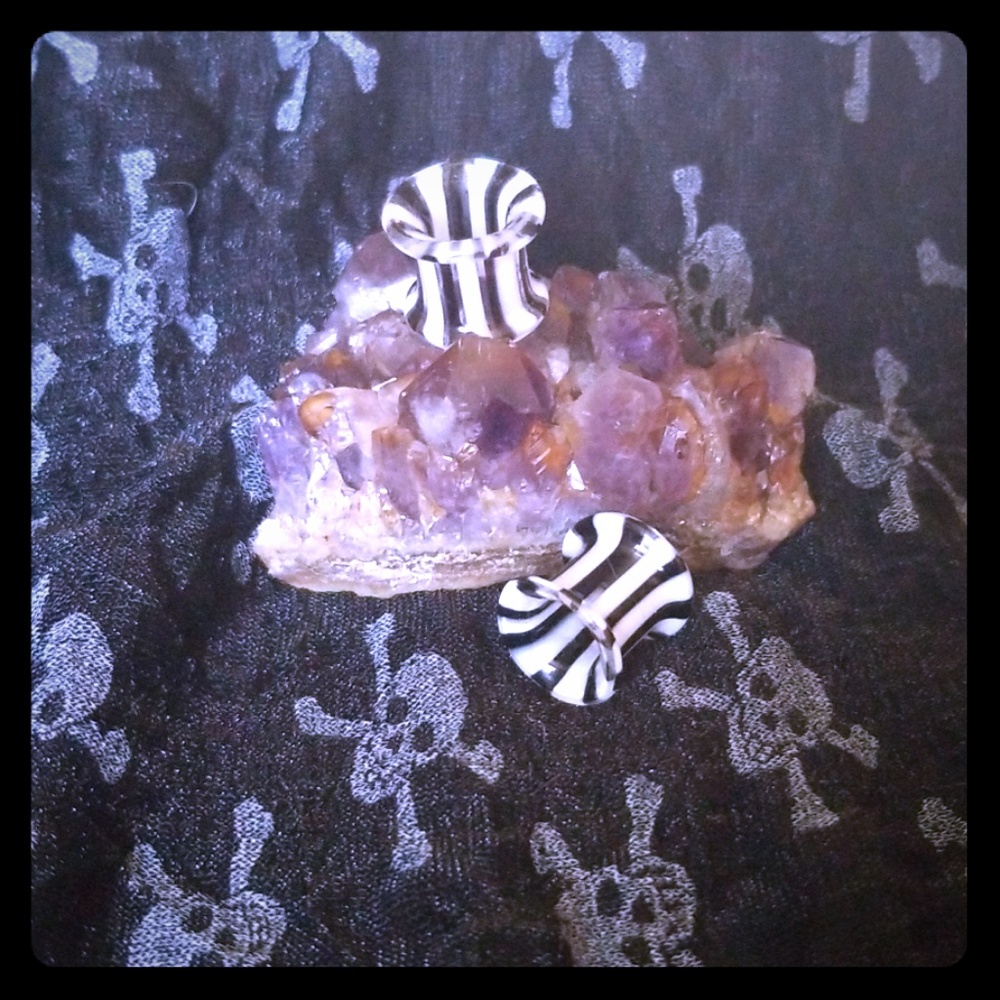💀 00g striped tunnels